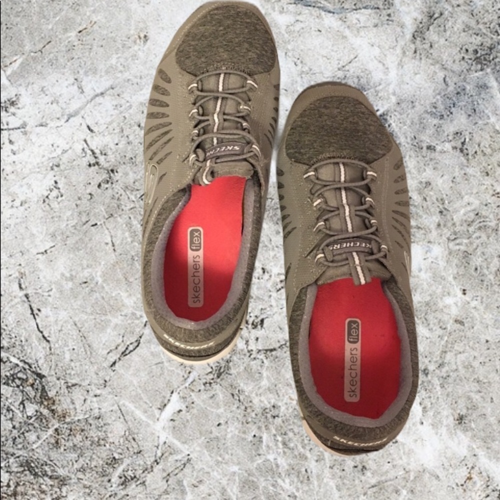 [SOLD] Skechers Flex Grey Women’s Gym Shoes 7.5